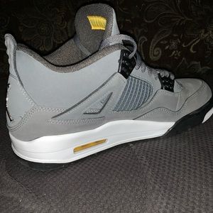 2019 cool grey Jordan 4 lightly used